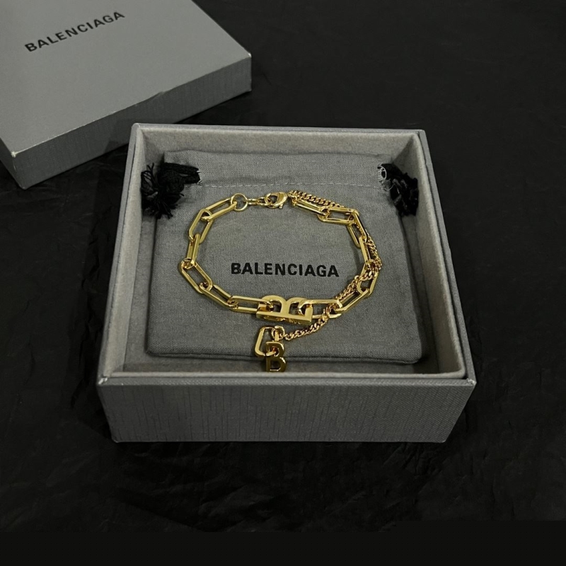 Ba*len*cia*ga bracelets